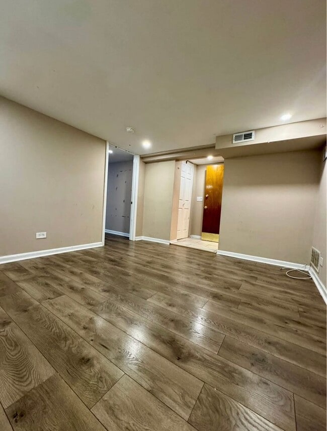 property at 3135 N Tripp Ave