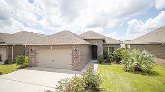 14053 Anandale Cir in Gulfport, MS - Building Photo