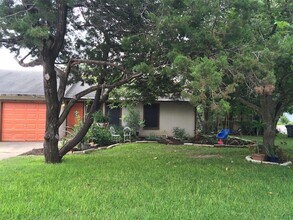 7907 Dunn St, Unit B in Austin, TX - Building Photo - Building Photo