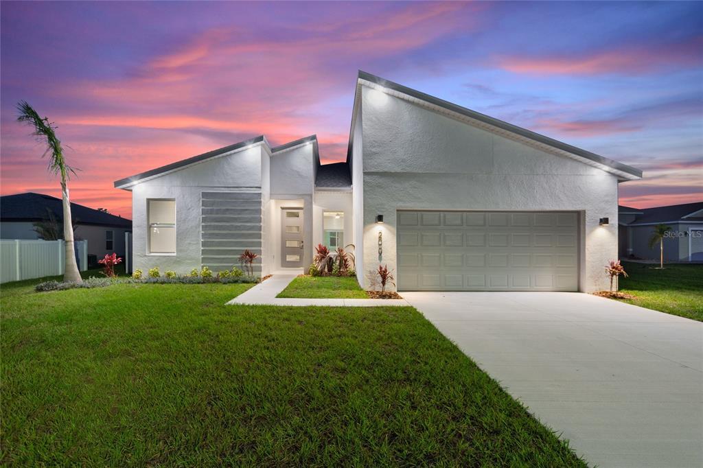 2009 Lily Pl in Kissimmee, FL - Building Photo