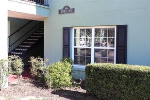 2035 Dixie Belle Dr in Orlando, FL - Building Photo