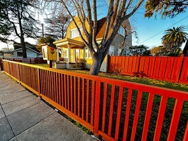 1010 Dutton Ave in San Leandro, CA - Building Photo