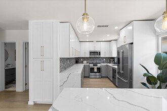 9038 Whitaker Ave in Los Angeles, CA - Building Photo - Building Photo