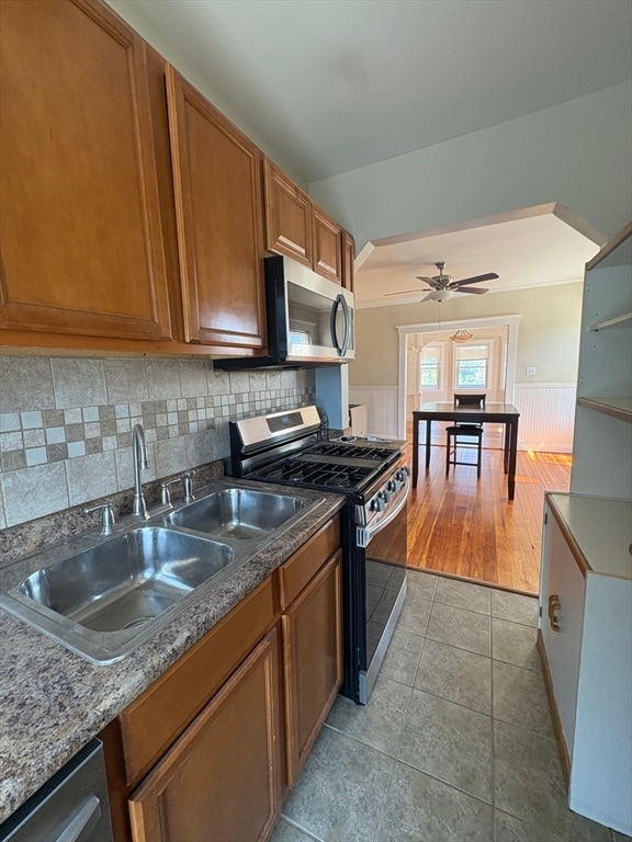 property at 322 Wood St