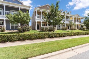 327 N Woods St in Sherman, TX - Building Photo