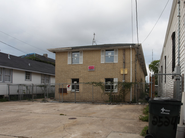 2516 Dumaine St in New Orleans, LA - Foto de edificio - Building Photo