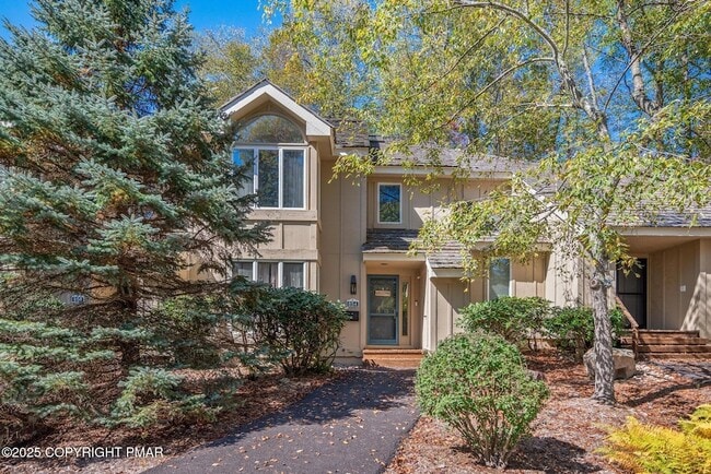 854 Crest Pines Ln in Long Pond, PA - Building Photo - Building Photo