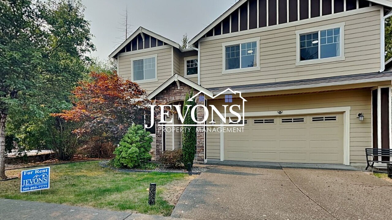 255 Graham Ave NE in Renton, WA - Building Photo