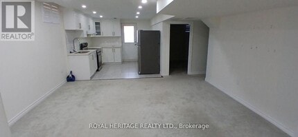 10 Bill Cole Ct in Bowmanville, ON - Building Photo - Building Photo