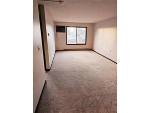 808 Hills Ave in Jackson, MN - Building Photo - Building Photo