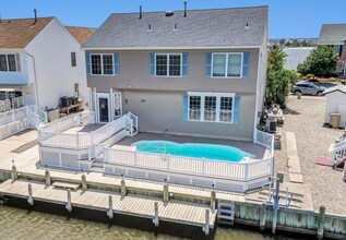 26 Bowsprit Dr in Bayville, NJ - Foto de edificio - Building Photo