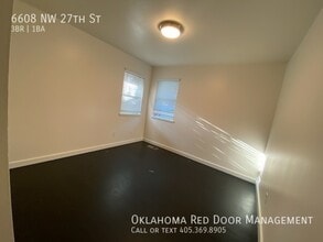 6608 NW 27th St in Bethany, OK - Building Photo - Building Photo