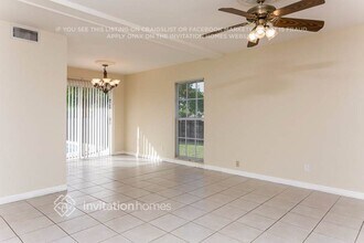 6904 NW 79th St in Tamarac, FL - Building Photo - Building Photo