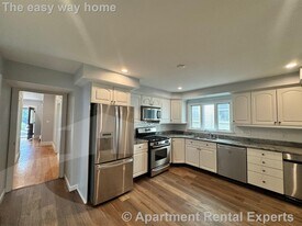 136 Sharon St in Medford, MA - Building Photo