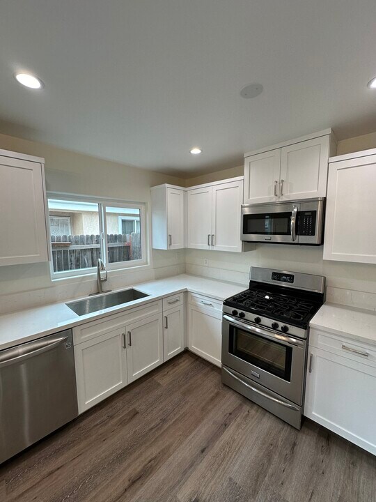 3623 W 105th St, Unit #B in Inglewood, CA - Foto de edificio