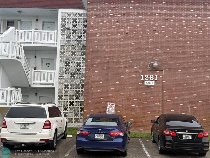 1281 NW 43rd Ave in Lauderhill, FL - Building Photo