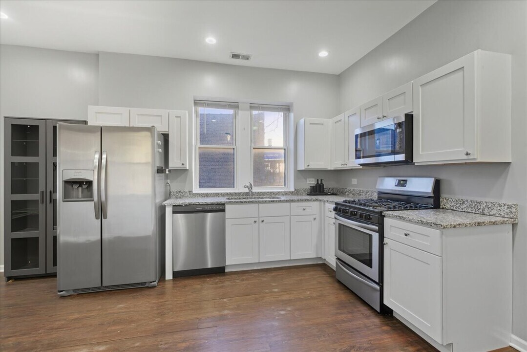 1654 W Cortland St in Chicago, IL - Foto de edificio