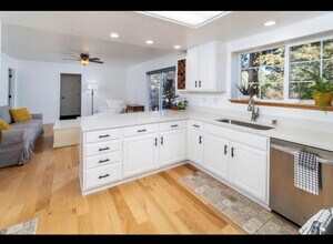 60642 Devon Cir in Bend, OR - Building Photo - Building Photo