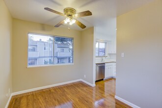 739 Highland Ave in San Mateo, CA - Building Photo - Building Photo