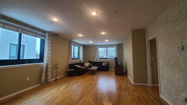 518-536-536 Gregory Ave in Weehawken, NJ - Building Photo - Building Photo