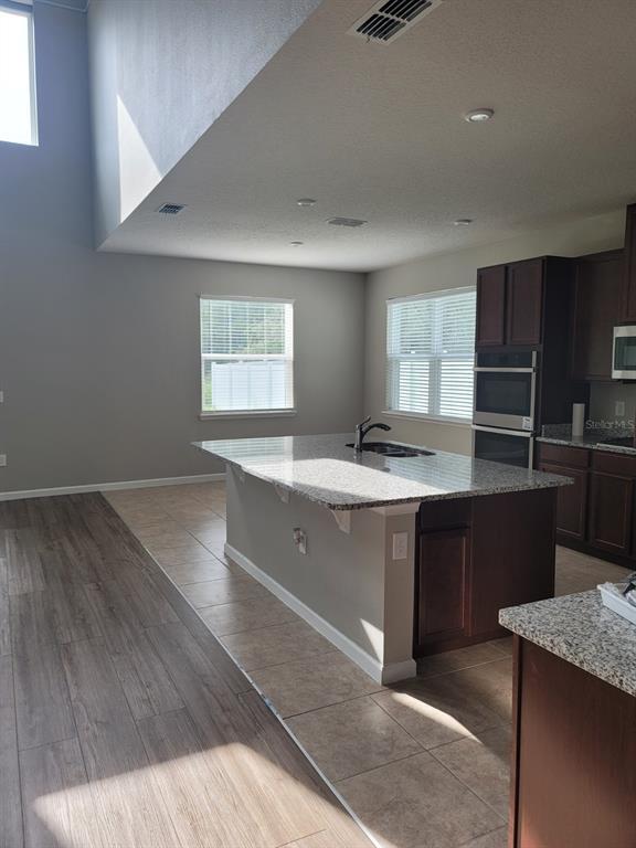 6018 Glory Bower Dr in Oakland, FL - Building Photo - Building Photo