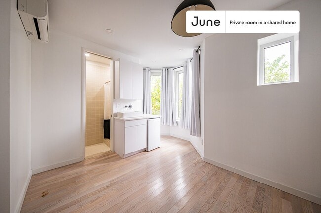 property at 624 E 17th St