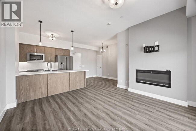 7887 Edgar St in Windsor, ON - Building Photo - Building Photo