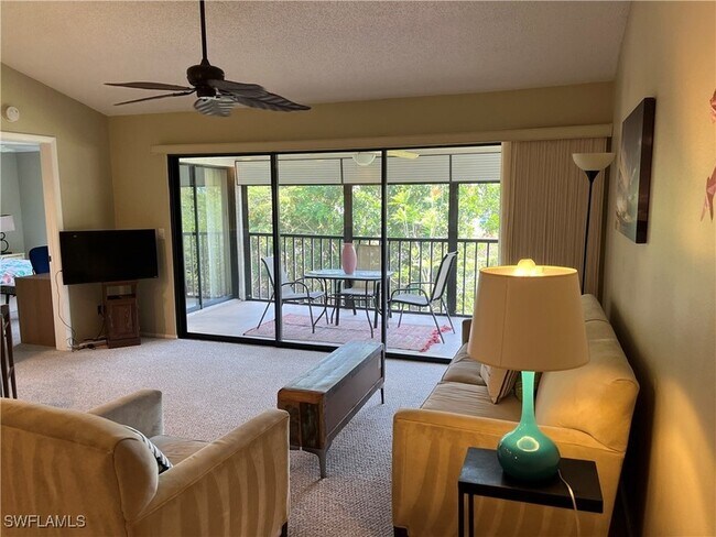 13351 Greengate Blvd, Unit 422 in Ft. Myers, FL - Building Photo - Building Photo