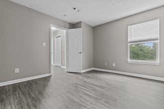 345 Bypass Plaza Dr in Frankfort, KY - Building Photo - Building Photo