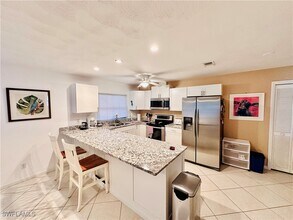 671 94th Ave N in Naples, FL - Building Photo - Building Photo
