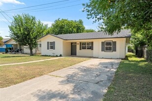 806 W 8th St in Georgetown, TX - Building Photo