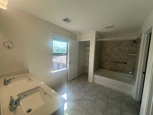 property at 3322 Nila Crk Dr