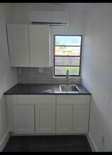 3301 SW 97th Ave, Unit Corner Unit in Miami, FL - Building Photo - Building Photo