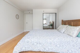 1600 Beacon St, Unit 703 in Brookline, MA - Building Photo - Building Photo