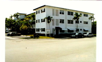 Sutton House in Miami, FL - Building Photo - Building Photo