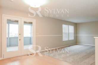 6494 Portage Path Ct in Grove City, OH - Building Photo - Building Photo