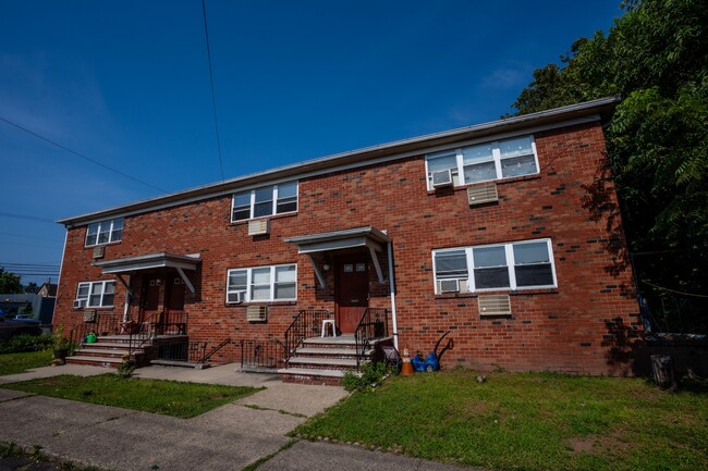 655 21st Ave in Paterson, NJ - Building Photo - Building Photo