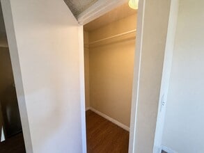 9131 Burnet Ave in Los Angeles, CA - Building Photo - Building Photo