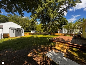 34 Maple Ave in North Haven, CT - Building Photo - Building Photo