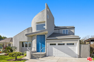 2313 Amherst Ave in Los Angeles, CA - Building Photo - Building Photo