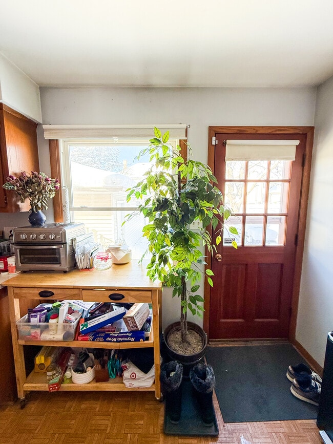 4932 Sutton Ln in Greendale, WI - Building Photo - Building Photo