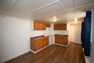 421 W Main St in Williamsburg, OH - Building Photo - Building Photo