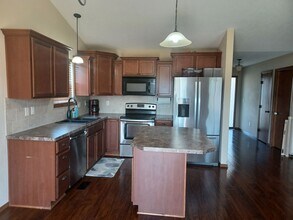11010 W Hollywood Ct in Wichita, KS - Building Photo - Building Photo