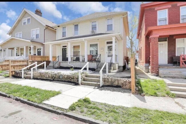 287 E Woodrow Ave in Columbus, OH - Building Photo - Building Photo