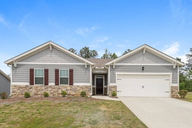 property at 384 Huntleigh Shores Ln