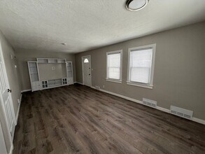 1013 6th St SW in Minot, ND - Building Photo - Building Photo