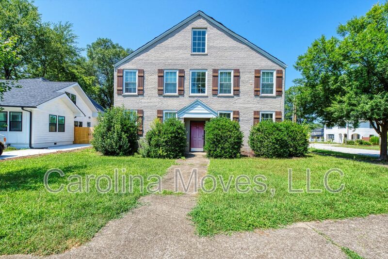 100 Elm St in Greenville, SC - Building Photo