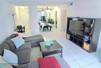 2230 NE 56th Pl in Fort Lauderdale, FL - Building Photo - Building Photo