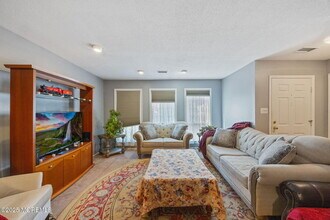 335 Devon Pl in Morganville, NJ - Building Photo - Building Photo