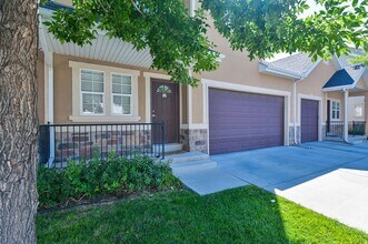 13533 Venicia Way in Draper, UT - Foto de edificio - Building Photo